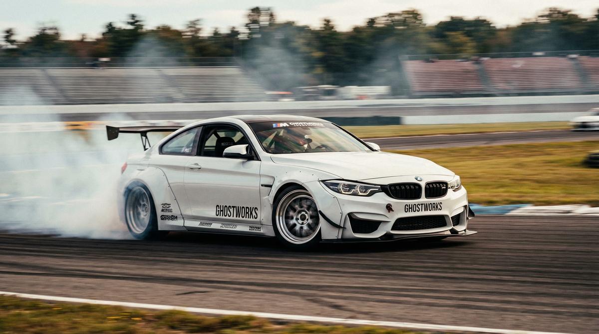 黄色仓库-宝马M4漂移视频